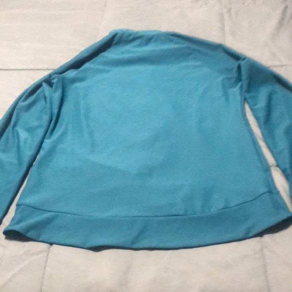 Front scalloped Mondetta zip neck active sweater - Picture 7 of 7